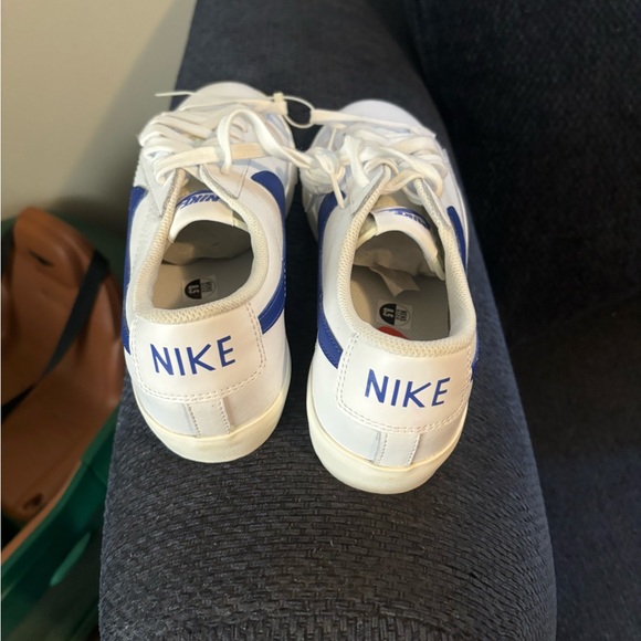 Blazers - Picture 4 of 5